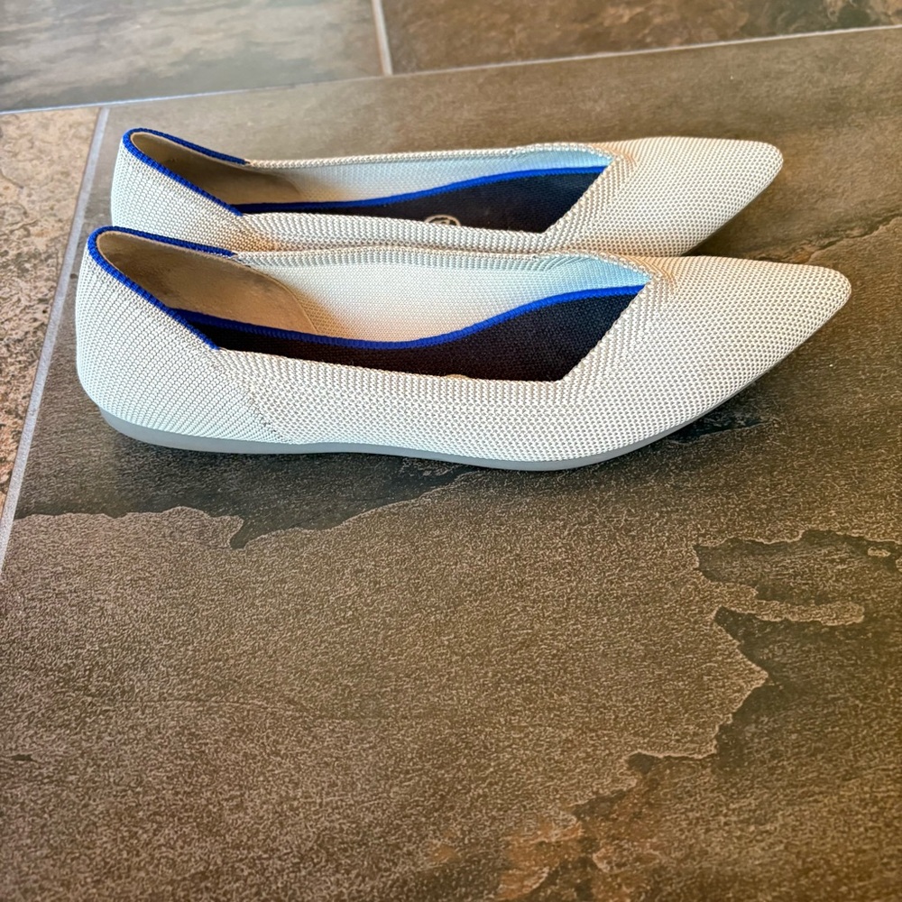 Rothy's Pointed Toe Flats in Light Beige with Blue Trim NWOT - Picture 4 of 8